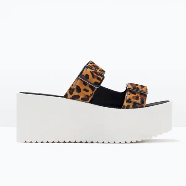 Zara: Cuña Piel Flatworm Print. 499 pesos. Parque Duraznos.