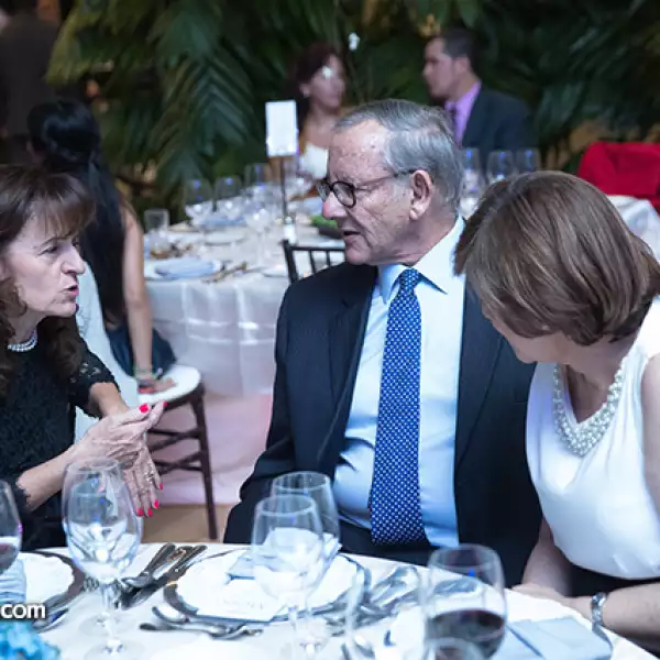 Mónica Salomón con Salomón y Gina Gravinsky