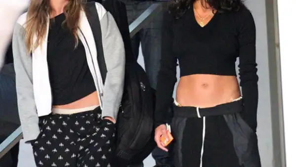 Tras romper su romance con Zac Efron la actriz estadounidense decidió volver al lado de su exnovia para apoyarse en ella durante el difícil momento, aseguran fuentes estadounidenses.