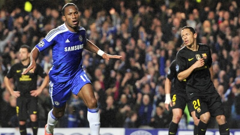 Drogba celebra un gol ante el Barcelona