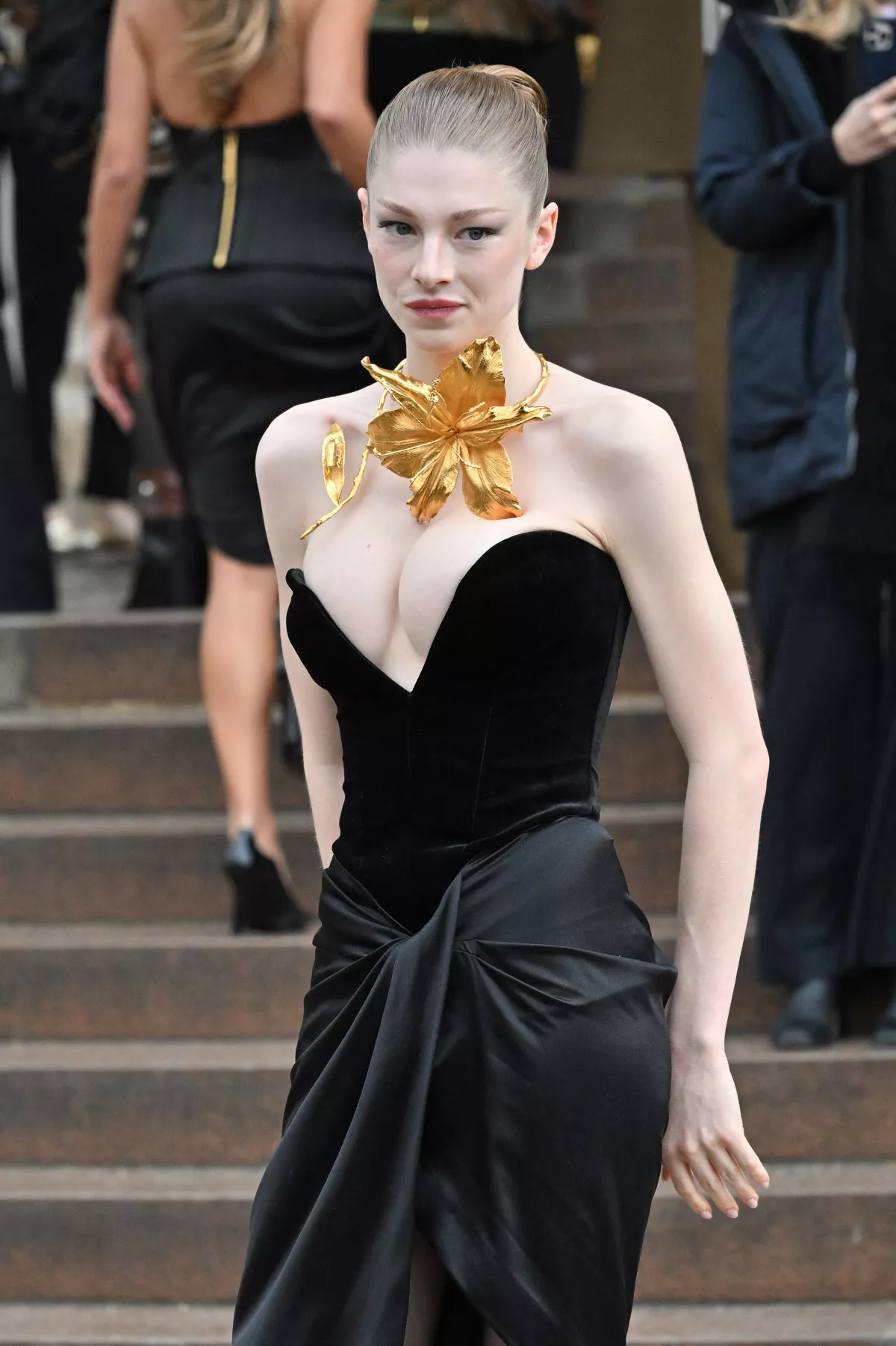 Hunter Schafer en el front row de Schiaparelli