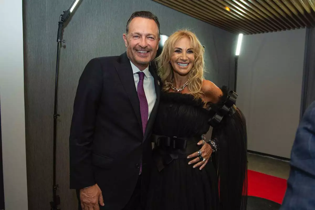 Mauricio Kuri y Adela Micha