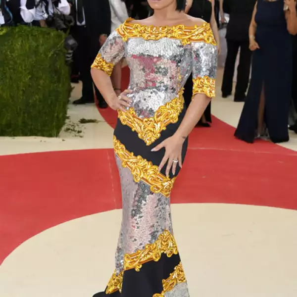 Demi Lovato en Moschino.