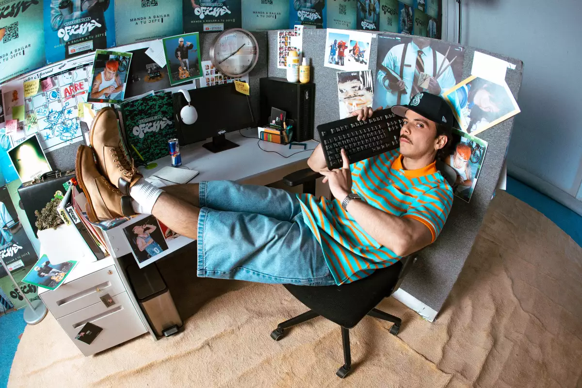 GRABANDO EN LA OFICINA