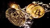 Ilustración de criptomonedas sumergidas en agua.