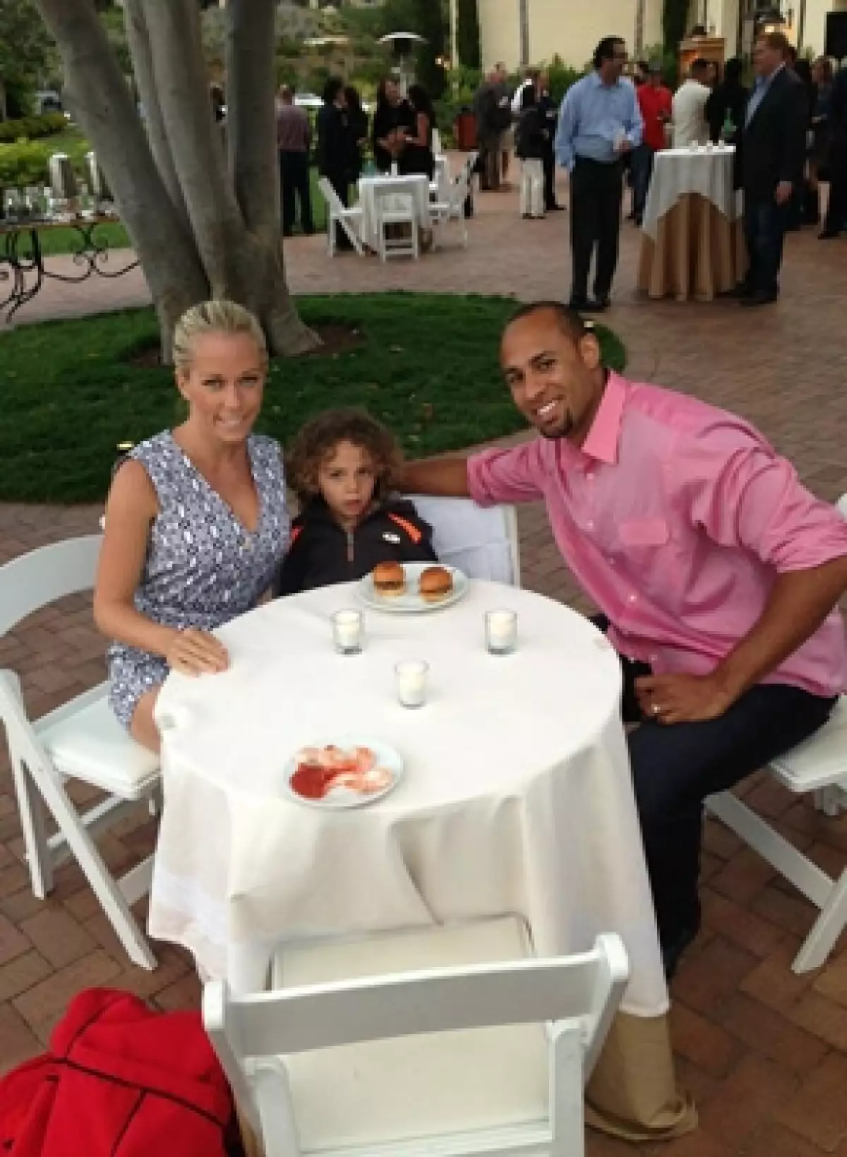 La ex conejita de Playboy confesó que ella y su esposo Hank Baskett están buscando aumentar la familia.