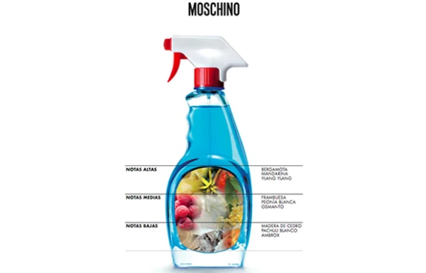 La fragancia del perfume es tanto floral como imponente.