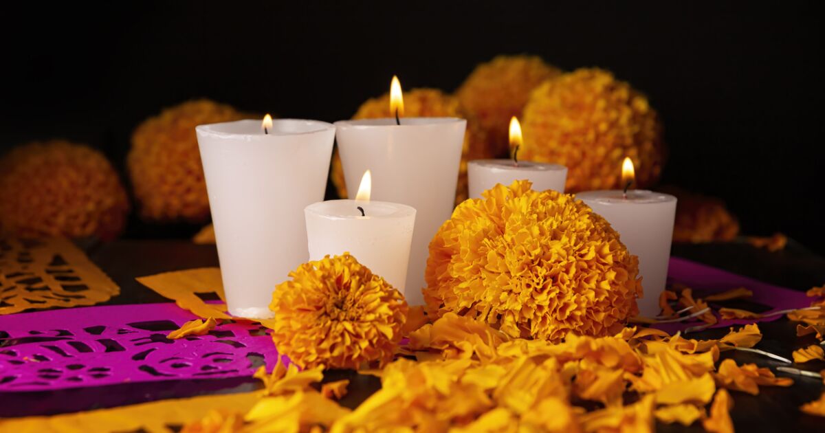 Ölüler Günü adaklarında hangi çiçekler kullanılır?