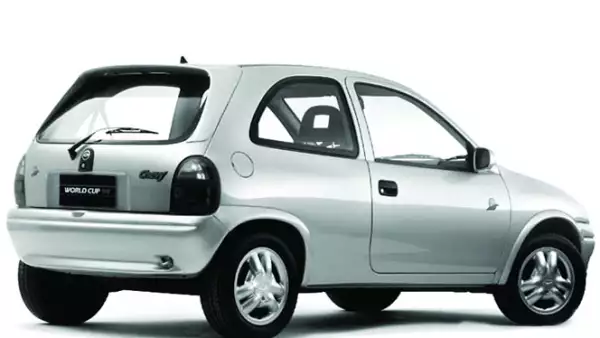 En 1998 se lanzó la versión conmemorativa del Mundial de Francia; en aquella época también se introdujo Chevy Station Wagon, dirigido hacia las familias pequeñas.