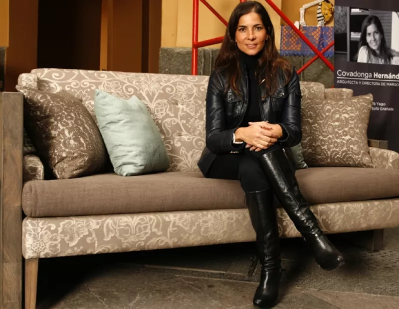 Como parte del proyecto calleveinte, Sally Azar, Covadonga Hernández y Bunker Arquitectura son algunos de los creativos que intervinieron un mueble para ser subastado a favor de niños con cáncer.