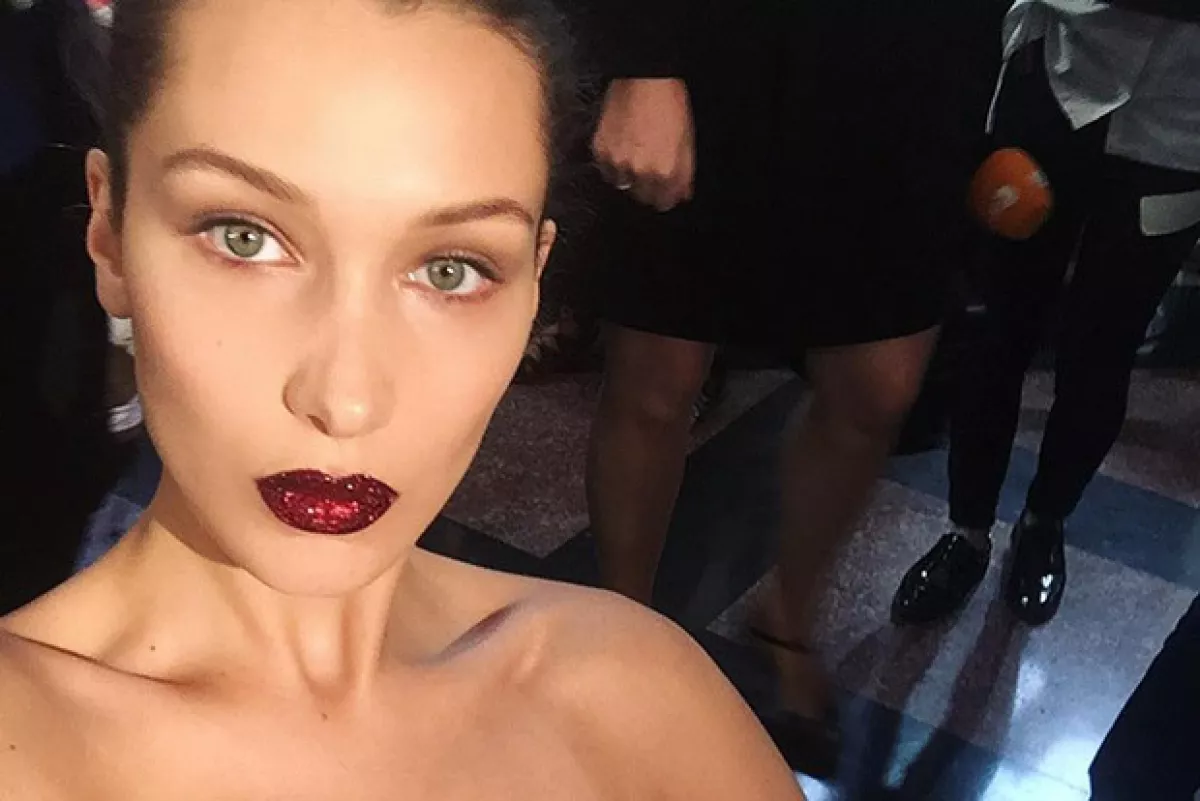 Bella Hadid ha sido una de las que han probado y salido fascinadas con el producto.