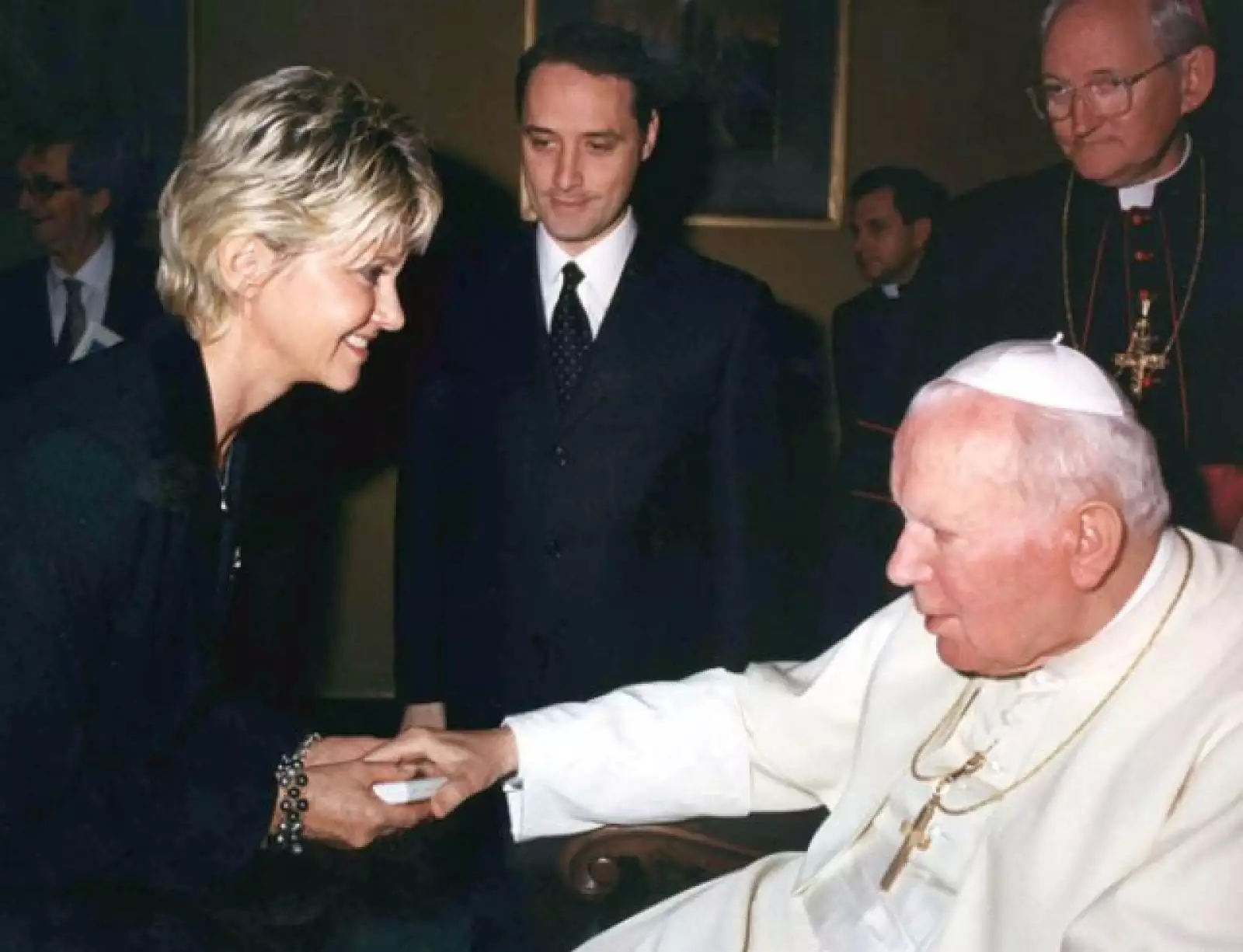 En 1992 la artista se declaró en bancarrota. Un año antes su padre falleció de cáncer en el hígado, el mismo día en que a ella le diagnosticaron del mismo mal pero en el seno, por lo que poco después tuvo una parcial mastectomía y seis meses de quimiotera