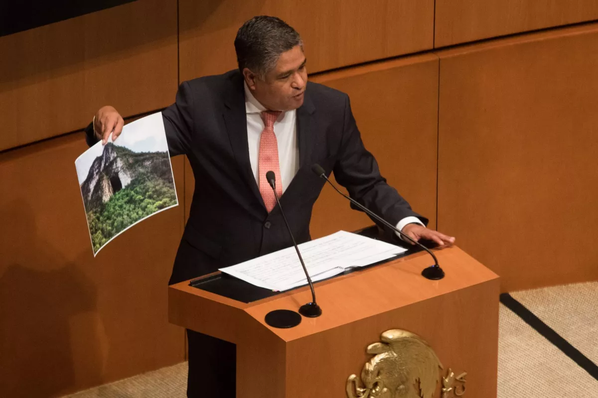 Víctor Fuentes regresa al Senado 