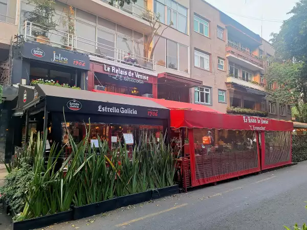 Estrella de Galicia y L’Entrecote.jpeg