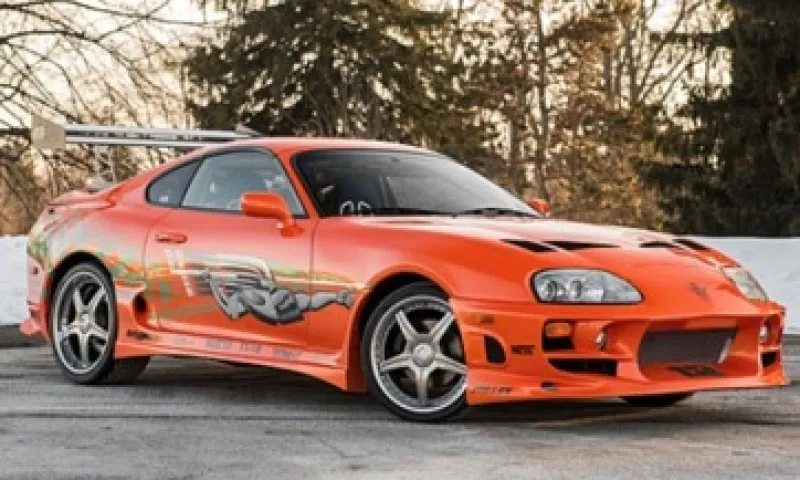 El Toyota Supra 1993 tiene 220 caballos de fuerza y dos contenedores de nitrógeno. (Foto: Mecum.com )