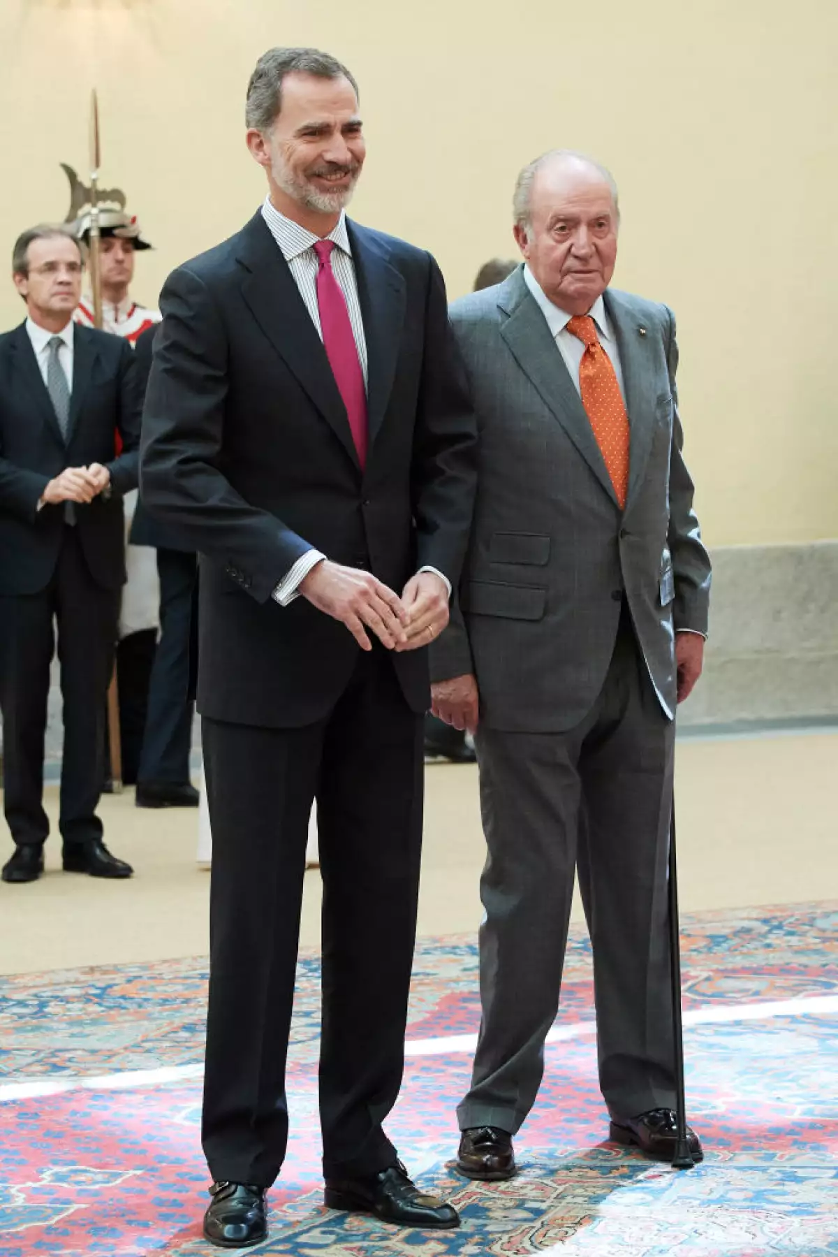 Juan Carlos de España y el rey Felipe VI