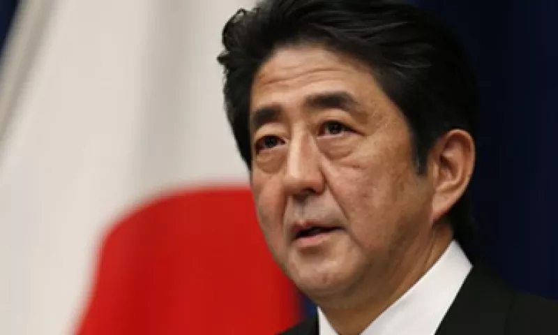 El nuevo primer ministro de Japón, Shinzo Abe, dirigirá una economía en recesión y con alta inflación.   (Foto: Reuters)