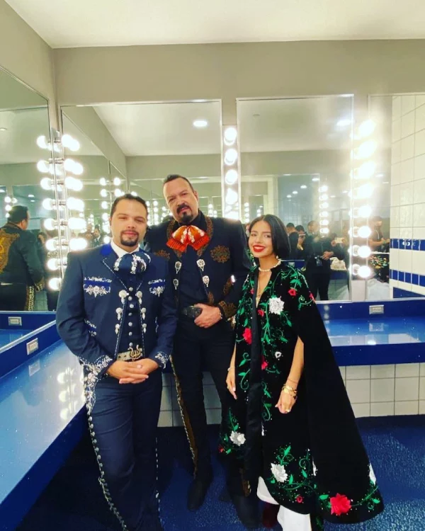 pepe-aguilar-hijos.jpeg