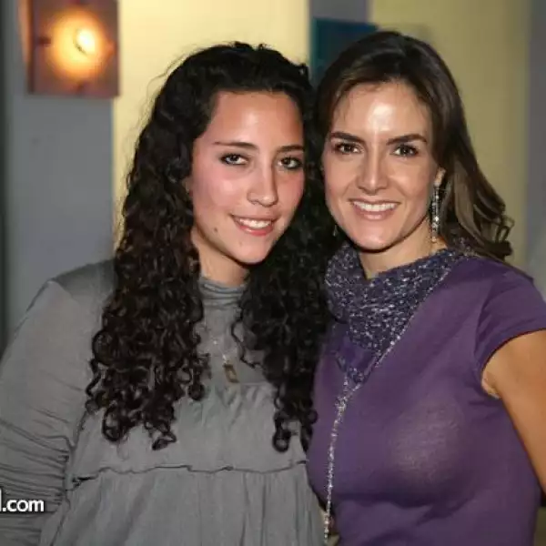 Lorenza Zenteno,Regina Fernández