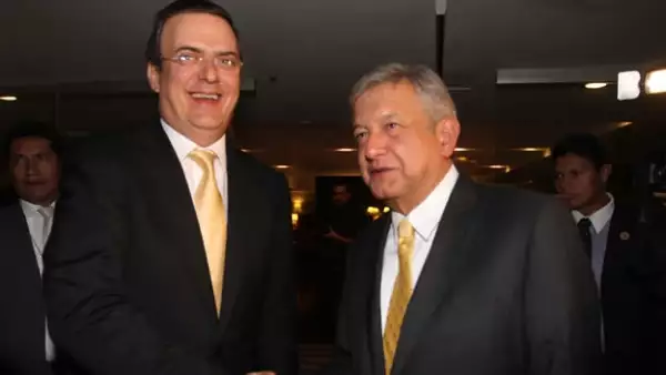 ebrard y amlo encuesta