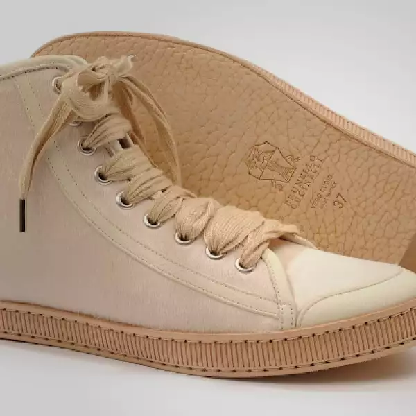 Las piezas ya se encuentran disponibles en las boutiques de la marca en México.