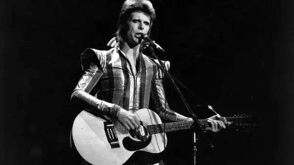 Ziggy Plays Guitar
