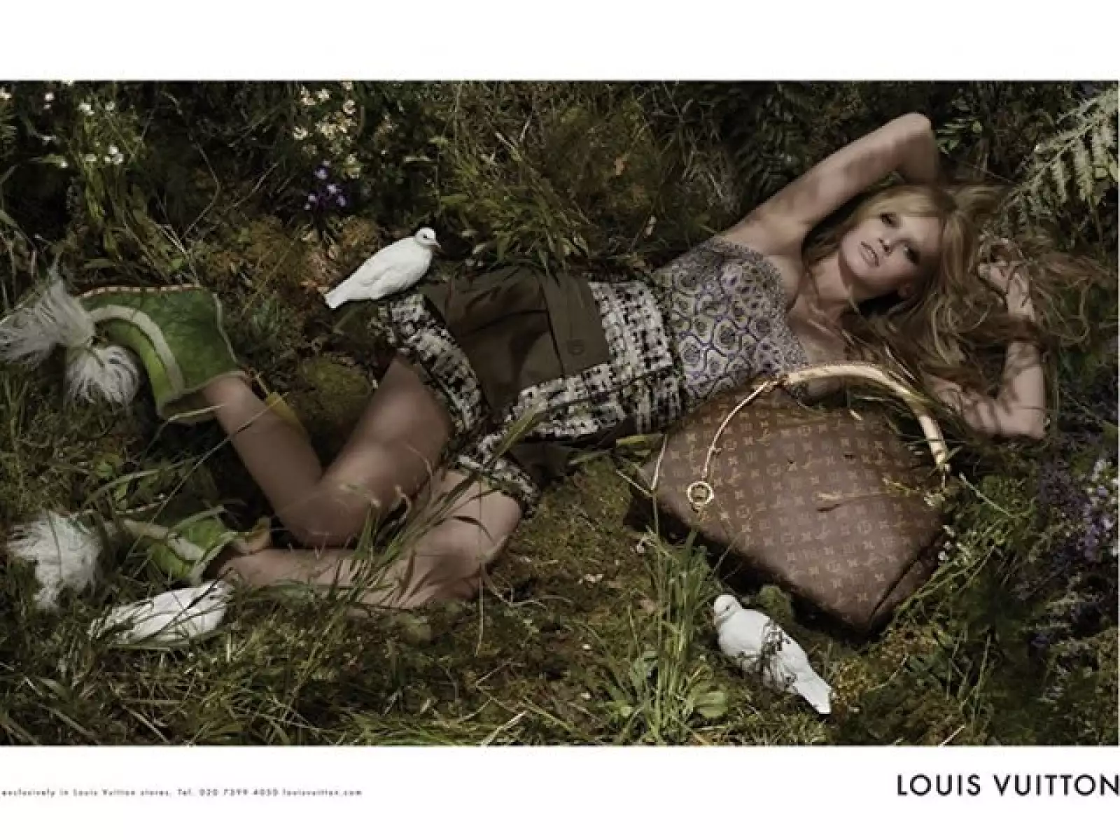 Lara Stone, nombrada por Vogue UK la `chica del año´, reemplazó a Madonna como imagen de Louis Vuitton.