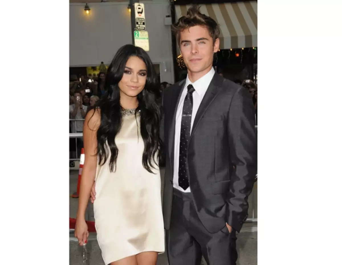 La joven actriz ya no esconde a su nuevo novio, quien es un joven actor de nombre Butler Austin.