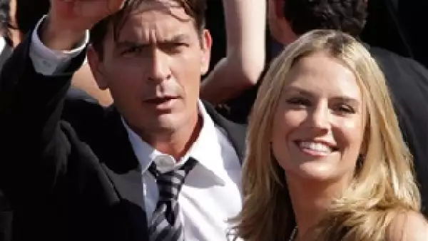 Brooke Sheen tenía una fiebre de 40,5 grados cuando fue trasladada al Hospital Sherman Oaks de Los Ángeles. Su abogado dijo que la fiebre respondió a una infección derivada de una cirugía oral.