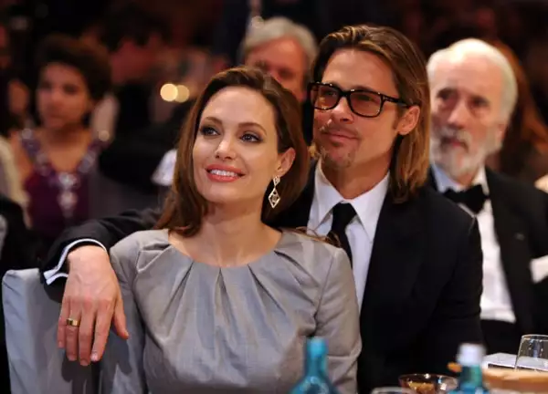 El actor declaró que el que su pareja, la actriz Angelina Jolie se sometiera a una doble mastectomía preventiva, fue inspirador para toda su familia.