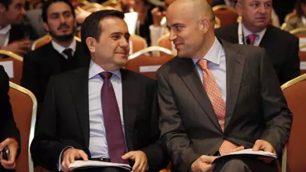 El secretario de Economía, Ildefonso Guajardo (derecha) y Manuel Rivera, CEO de Grupo Expansión (izquierda) inauguran el Foro Expansión Emprendedores 2013.