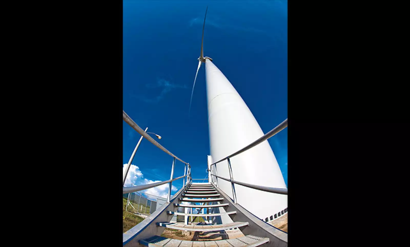 Este complejo eólico es capaz de reducir en 137,000 toneladas anuales la emisión de dióxido de carbono, lo que equivale a retirar de circulación 21,000 autos cada año.