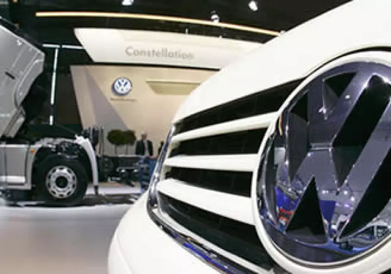 VW necesita esforzarse más si quiere atrapar a clientes en EU. (Foto: AP)