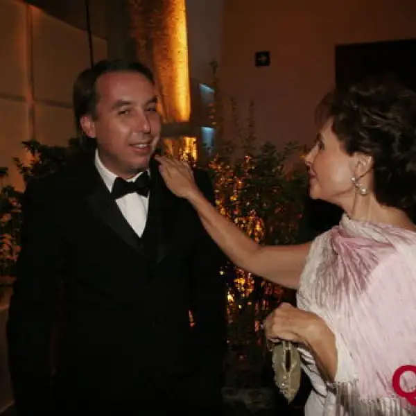 Emilio Azcárraga, Sara de Angoitia