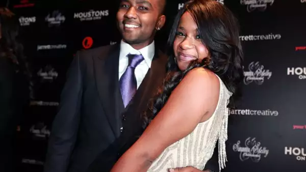 Leolah Brown, hermana del padre de la joven de 22 años, asegura que Nick Gordon intentó matar a su sobrina.