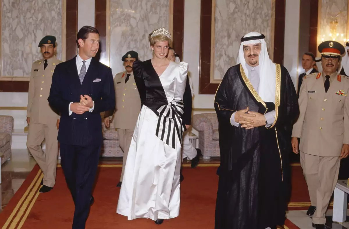 British royals on a royal tour of the Gulf States, in Saudi Arabia - Nov 1986
