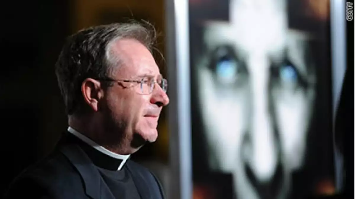 Rito_pelicula_sacerdote_foreman