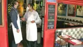 Los bares, restaurantes, cines, teatros, estadios y antros del DF operarán a partir de hoy de forma habitual, sólo con la recomendación a los asistentes de continuar con el uso del tapabocas.