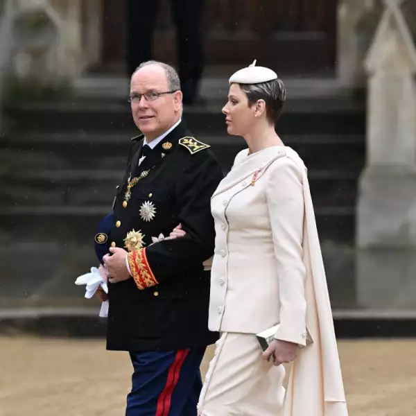 Alberto y Charlene de Mónaco en la coronación del rey Carlos III