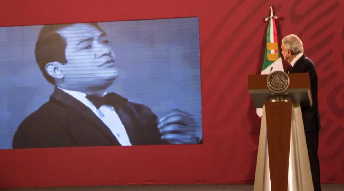 AMLO Manzanero mañanera