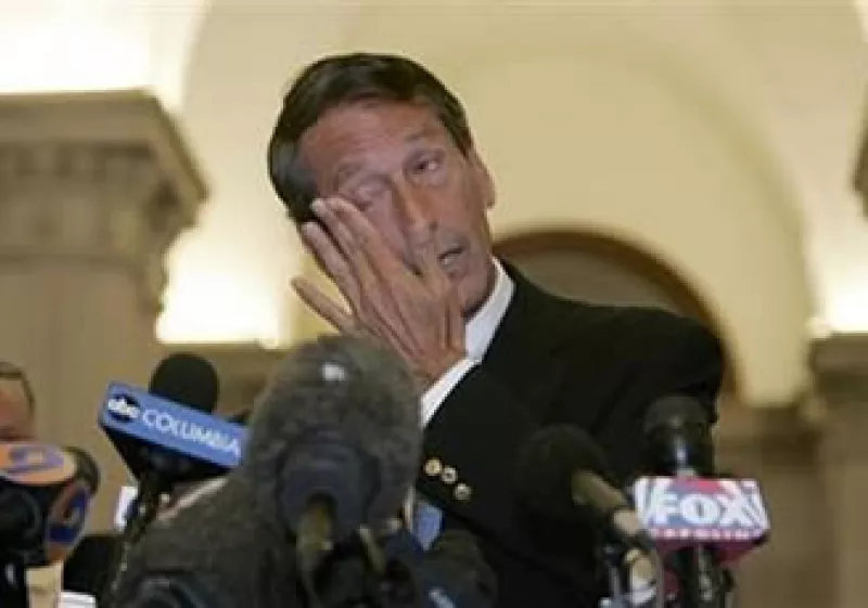 El gobernador de Carolina del Sur, Mark Sanford, dio una conferencia de prensa para hablar sobre su infidelidad. (Foto: AP)