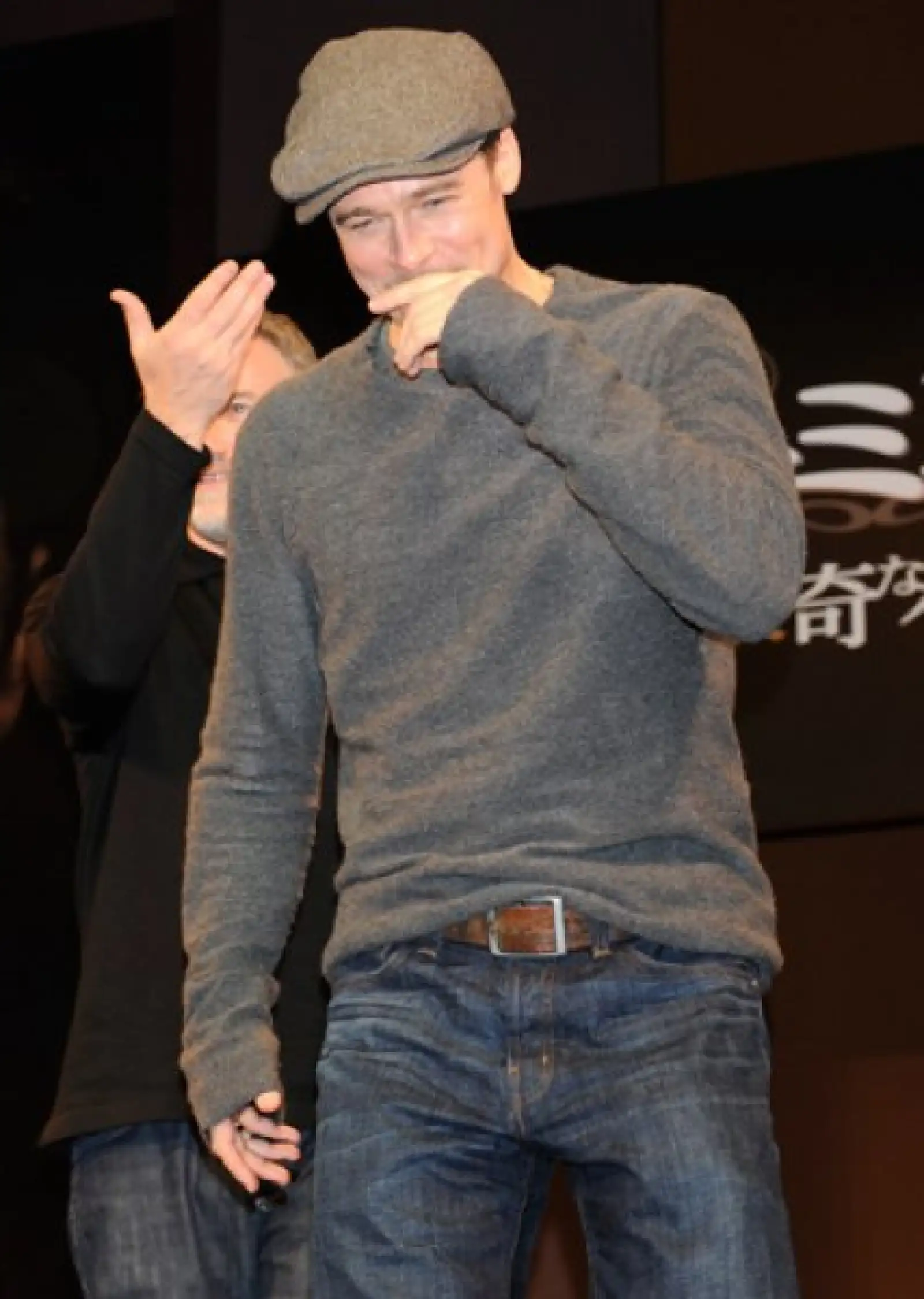Durante la conferencia, Pitt no pudo contener la risa ante algunos de los comentarios del director David Fincher.