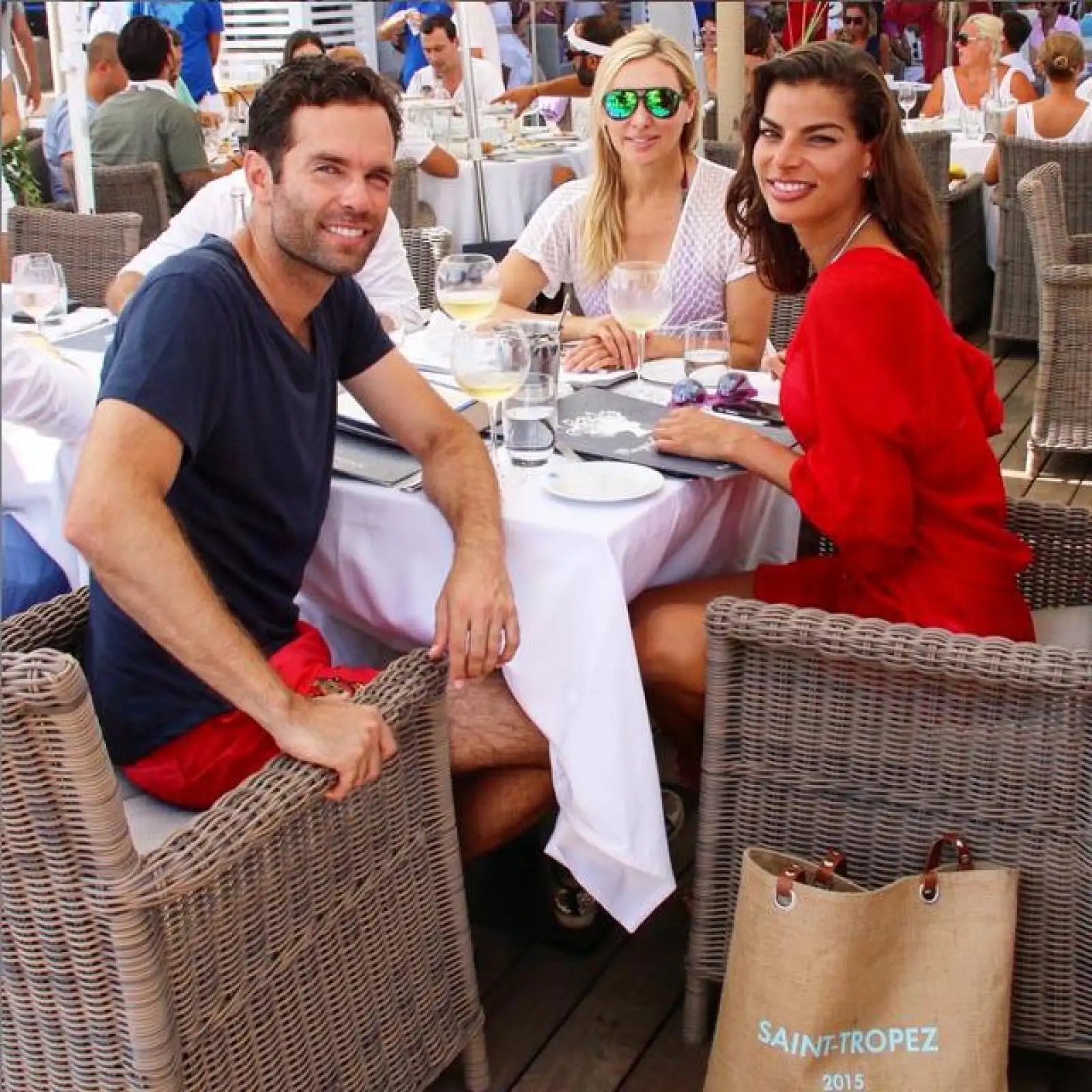 Desayuno en St. Tropez, donde la pareja consolidó su nuevo amor.