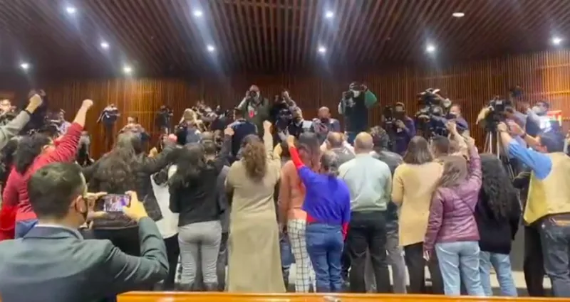 rotesta reporteros en diputados.png