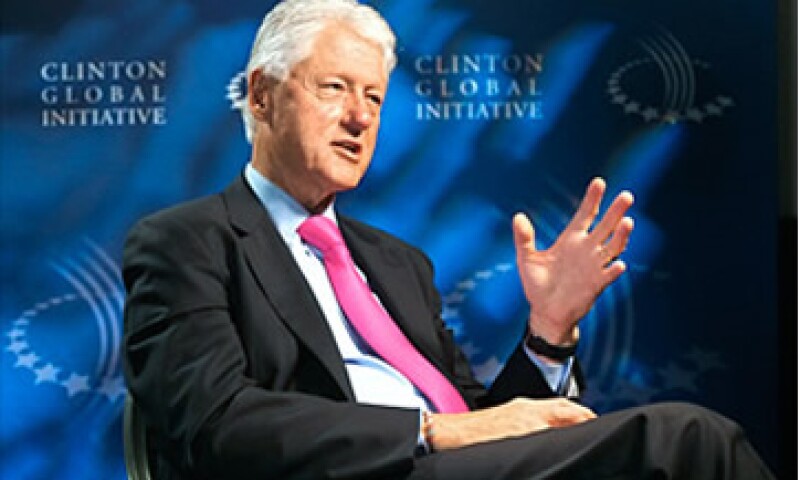 Bill Clinton aseguró que es justo que los ricos paguen más impuestos aunque indicó que esa medida no ayudaría mucho a reducir el déficit. (Foto: Cortesía Fortune)
