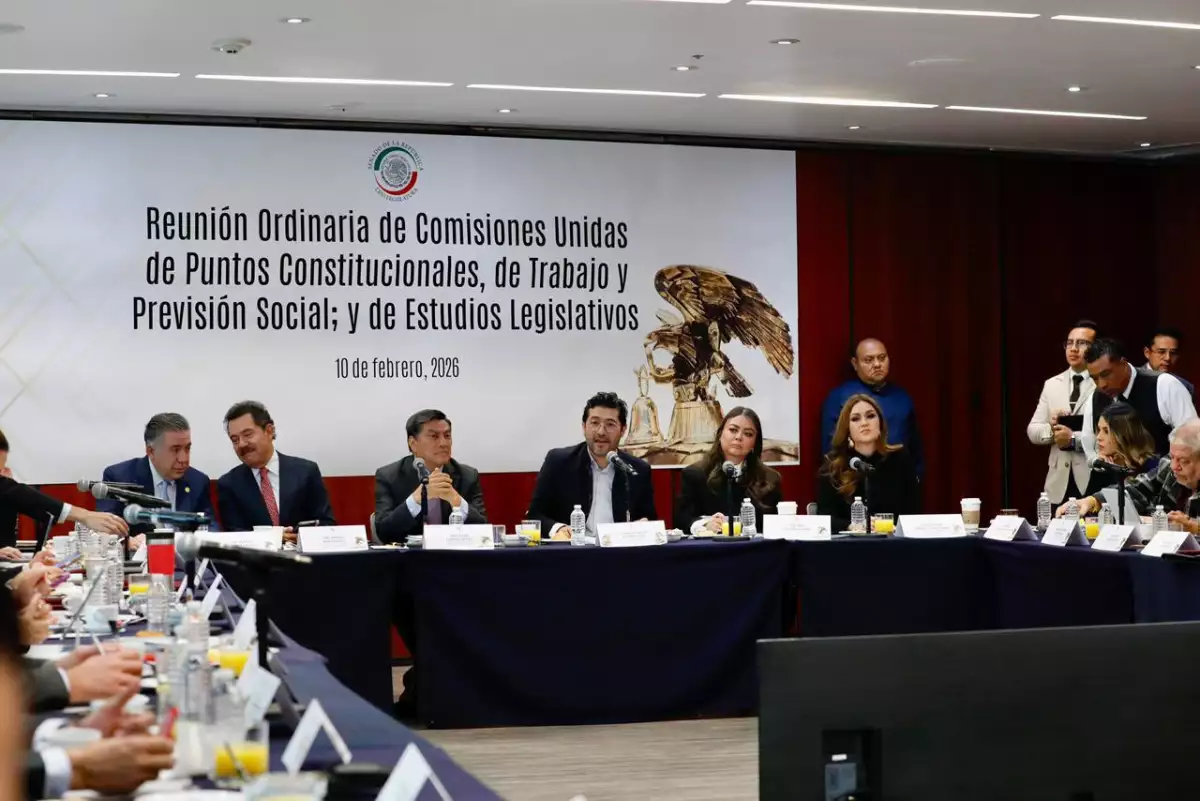 Senadores avalan reforma para reducir jornada laboral