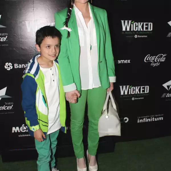 Violeta Isfel y Omar