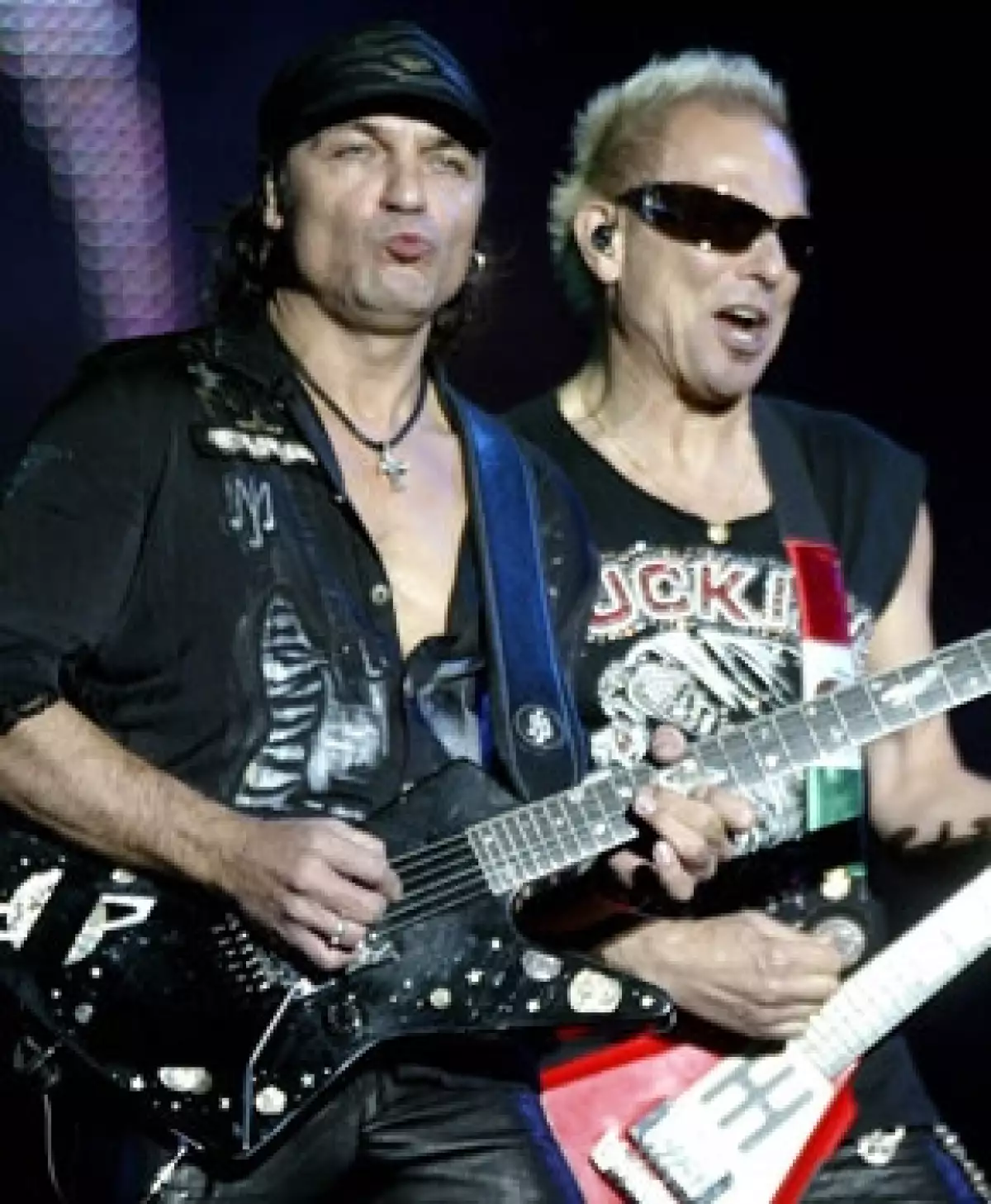 En agosto de 2007, la agrupación se aventuró en la jungla brasileña para ofrecer un concierto y, ante cerca de 40 mil seguidores, tocó en Manaus, la metrópolis en el Río Amazonas.