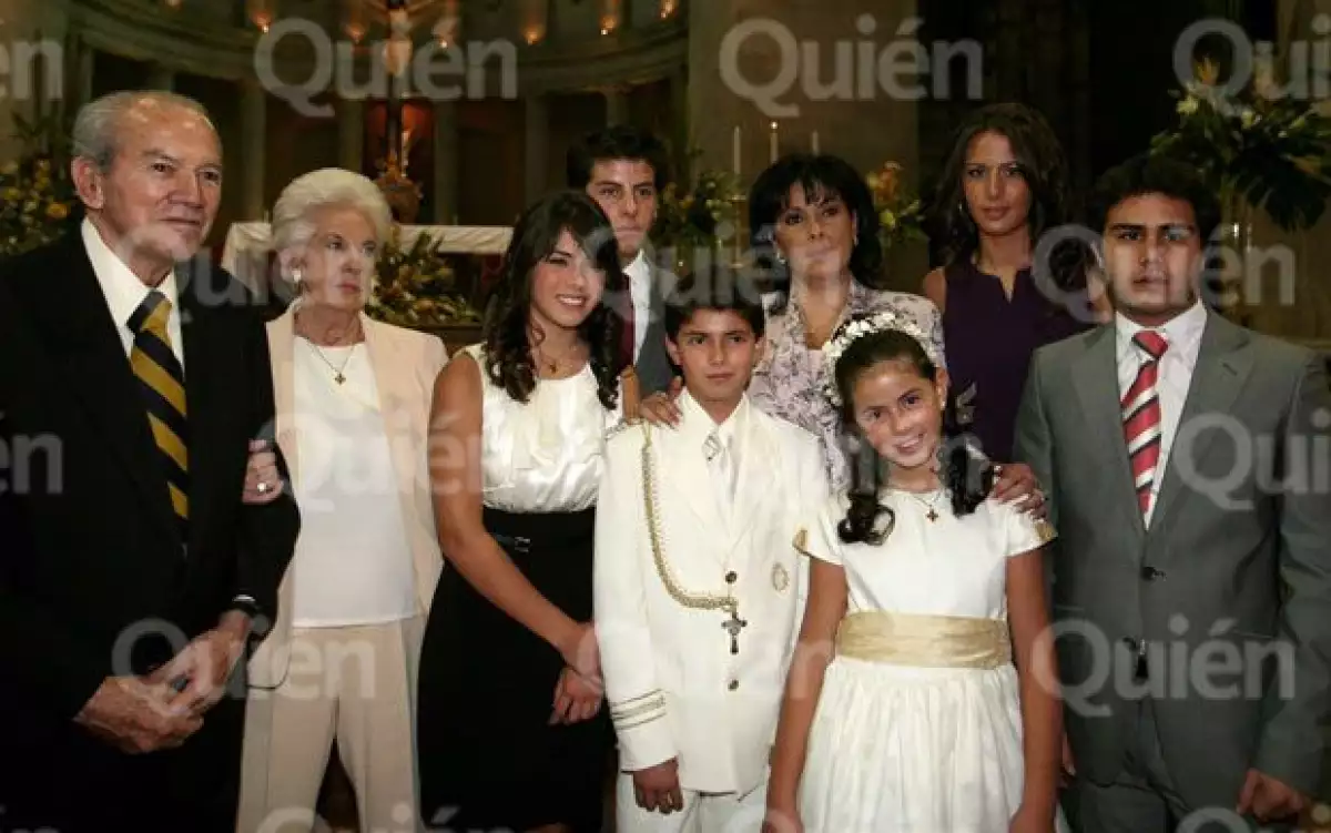 La ceremonia religiosa se llevó a cabo en la Catedral de Toluca.