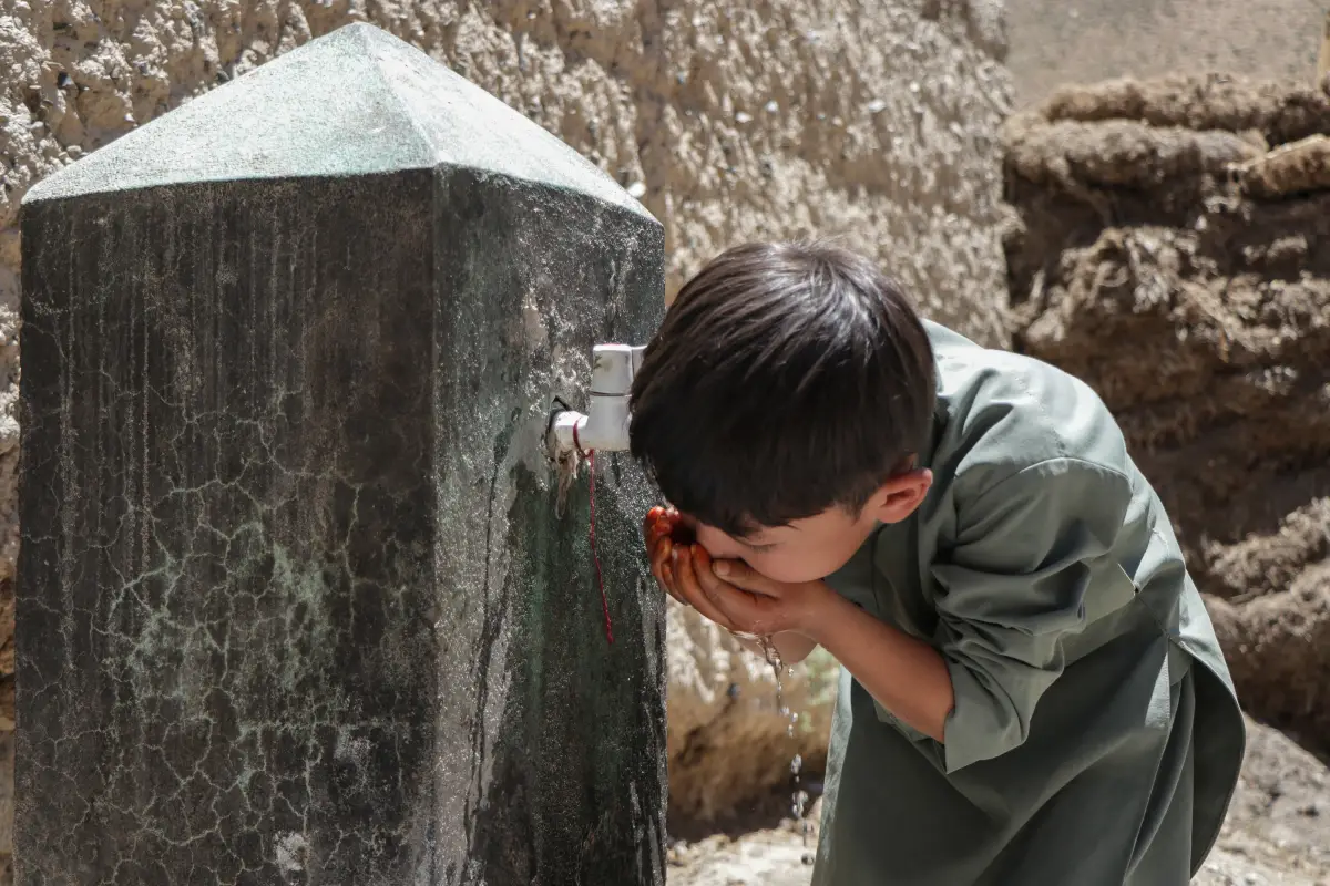 Una persona de cada cuatro carece de acceso seguro al agua potable, alerta la ONU